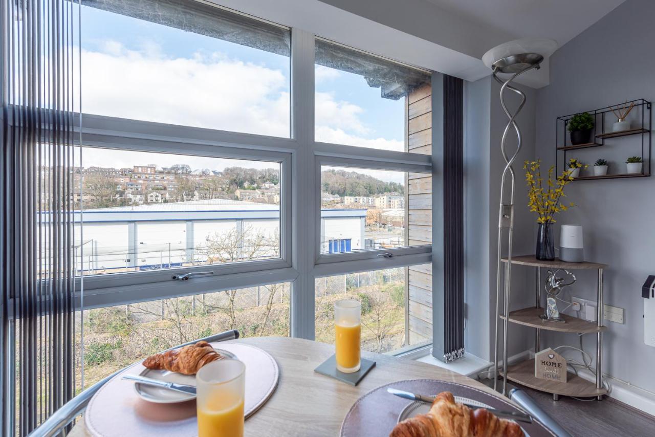 Riverside Balcony Apartment With Parking Just Minutes To Saltaire Shipley (West Yorkshire) Εξωτερικό φωτογραφία